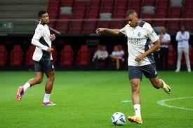 极速电竞官网：体育CBA：四人上双  深圳队111-91北控